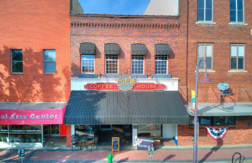 Cozy Stay at 229 Main St Perfect Ames Location - Foto 32