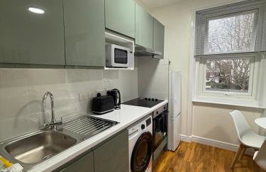 Modern 2 bedrooms apartment central - Photo 1