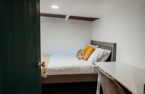 Heron's Perch- A pond-side retreat with cinema room - Photo 54