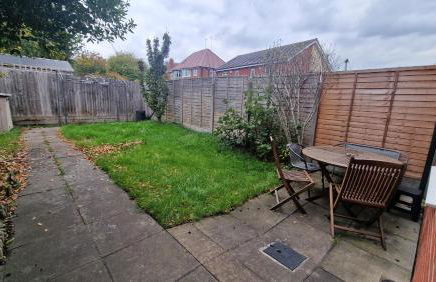 BrumStay - 4 Bedrooms TownHouse sleeps 6 with Driveway Parking and Garden - Foto 18