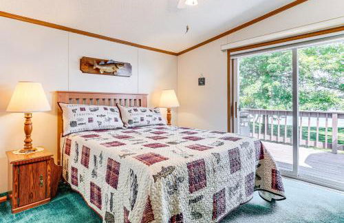 Solberg Lake House Dock, Deck and Stunning Views! - Foto 16