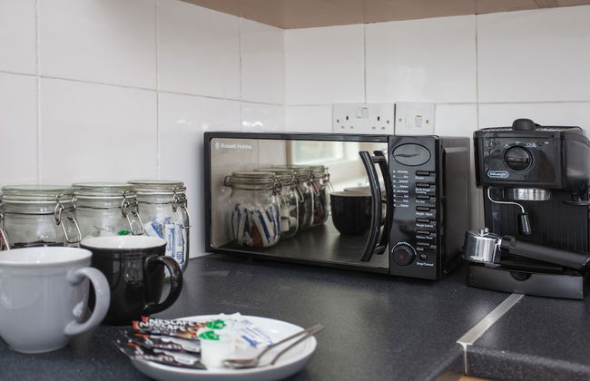 Basic Apartment for Two Amazing Location - Foto 15