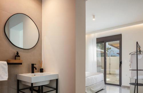 Villa Venetiko - Refined Minimalist Villa with Sunset Bliss by etouri - Foto 19