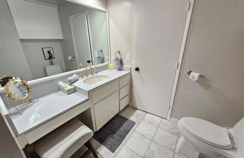 La Jolla Gem with Ocean View - 11 Beds, Hot Tub, Karaoke & Game Den - Foto 32