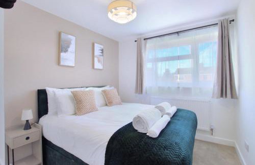 Comfy & Stylish 3 Bed House with Off Street Parking, Netflix and Wi-Fi - Foto 1