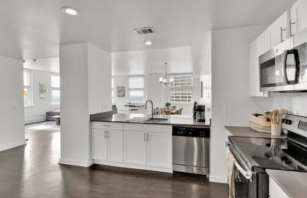 HEB403 Spacious & Stylish 2 Bedroom Condo Downtown Fort Worth, Free Parking, Walk to Convention Center - Foto 9