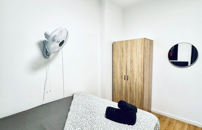 Cozy 3BR Apt with Garden Sleeps 10 - Foto 57