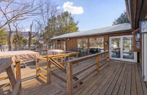 Amazing Views Hot Tub Deck FirePit & Game Room - Foto 60