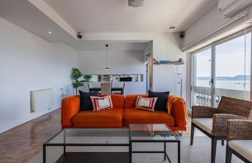 Unique Riverview Apartment - Photo 2