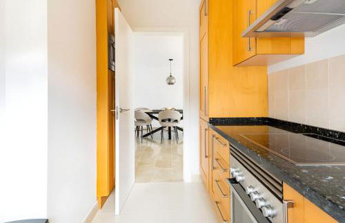 Luxury & Sunny Apartment with Breathtaking View in Marbella East - Foto 18