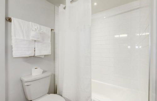 Elegant 2BR Apartment Minutes From DC - Foto 23