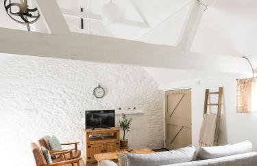 Snug Cotswolds Farm Cottage - The Henloft - Foto 6
