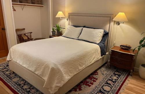 Seaside Garden Escape, A Stroll to the Beach! - Foto 16