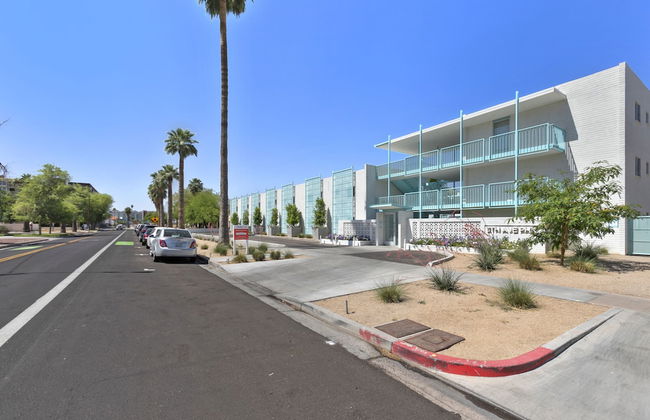 Modern Designer Studio with Pool - Foto 44