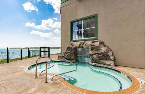 Amazing Superior Lake View Condo and Heated Pools - Foto 29