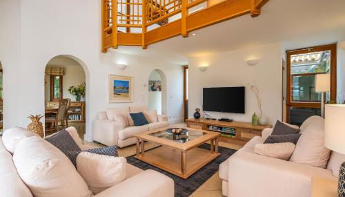 Peaceful and lovely retreat with a pool #1982 - Photo 2