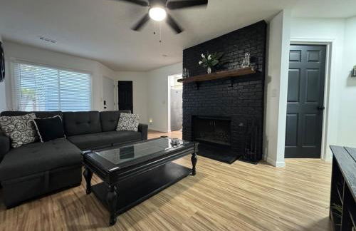 Contemporary Cutie - Foto 1