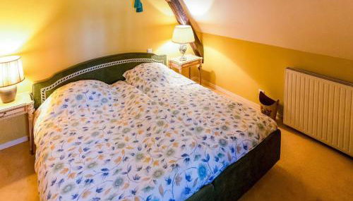 Beautiful Castle in Le Veurdre with Private Pool - Foto 5