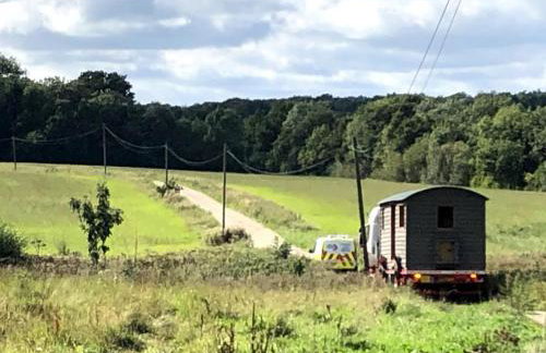 Whittlewood Shepherd's Hut in Silverstone, Cosy, Rural, Views - Photo 9