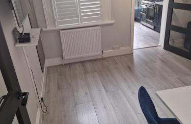 Modern 5 bedroom house with parking, London - Foto 39