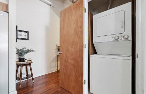Sleeps 4! 2BR, Gym, Paid Parking, Close to Major Attractions - Foto 45