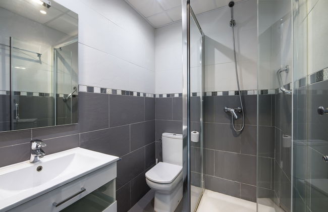 2 bedroom Apartment in Marbella with swimming pool and terrace - Photo 10