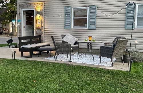 1 BR Cozy Apartment with Fire Pit Short walk to town - Foto 34