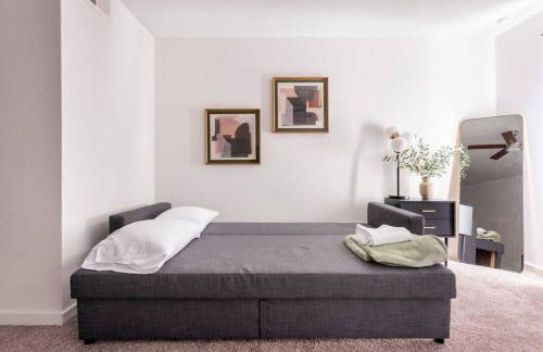 SoLa OASIS 2BR King Suite, Fully Stocked kitchen, Pool & Gym - Foto 18