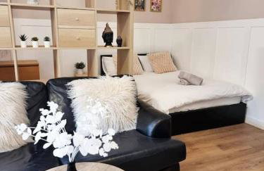 Charming Detached Cottage Near John Radcliffe Hospital Free Parking Self check-in - Foto 1