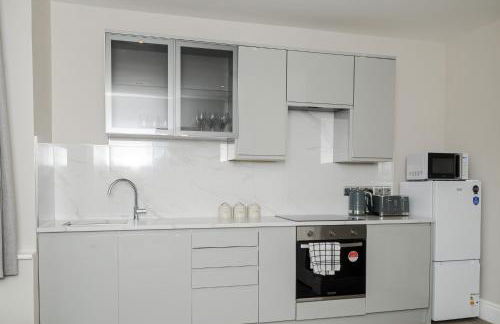 Luxury 5 Star apartments, Parking, Garden, near Metro Stations 10-15mins to London - Foto 21