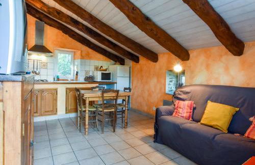 Holiday Home in Saint-Beauzire with Garden and Private Terrace - Foto 12