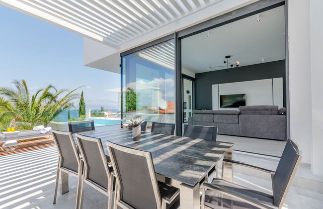 Luxury Villa Luna with Swimming Pool - Photo 25