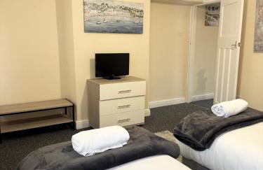 Comfortable 2-BR House in Barking -Free Parking - Photo 5