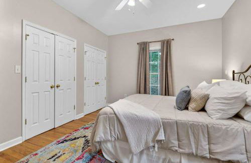 Screened Porch w Swing, Fire Pit, Grill & Deck - Photo 21