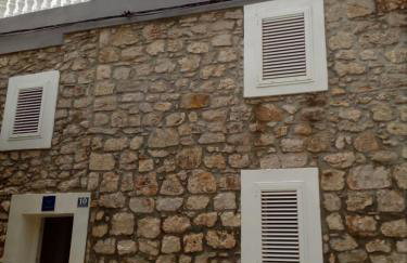 Apartments by the sea Poljana, Ugljan - 8419 - Foto 2