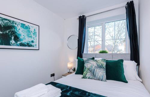 NEW!- GORTON PLACE By Greenstay Serviced Accommodation - 4 Bed 3 Bath House In Manchester - FREE Parking - FAST 250 Mbps Wi-Fi - Ideal for Contractors, Business Travellers & Relocations - Close to City Centre, Airport, Etihad Stadium - LONG STAYS WELCOME - Foto 7