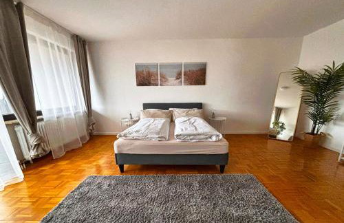 stylische 110m2 Wohnung in Top Lage mit Balkon und 2 Schlafzimmern für bis zu 6 Personen sowie kostenloser Parkgarage max 1,65m Höhe und 1,8m Breite - Foto 7