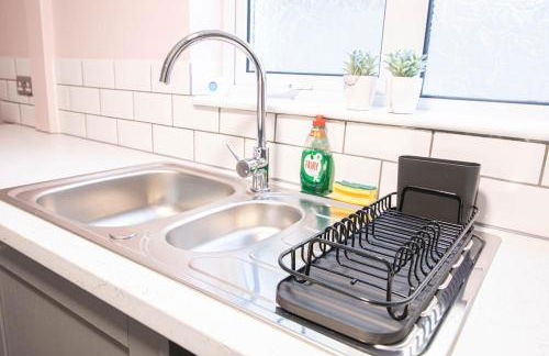 3 bed Modern Home, Vibrant & Stylish, Sleep upto 7 - Foto 24