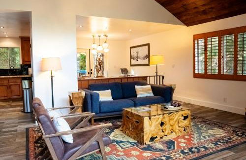 The Mighty Pines Retreat + Large Patio + BBQ+View! - Foto 4