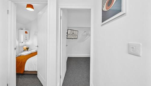 Clover House Stunning Cosy Cottage 3BR By AltoLuxo Short Lets & Serviced Accommodation With Free WiFi & Parking - Foto 5