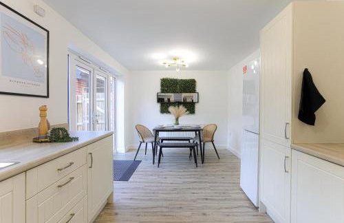 Modern 4BR House in the Centre Spacious & Ideal for Families and Contractors - Foto 6