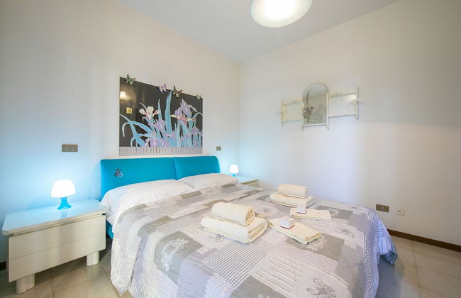 Lella Apartment Front Beach Garda Lake - Foto 3