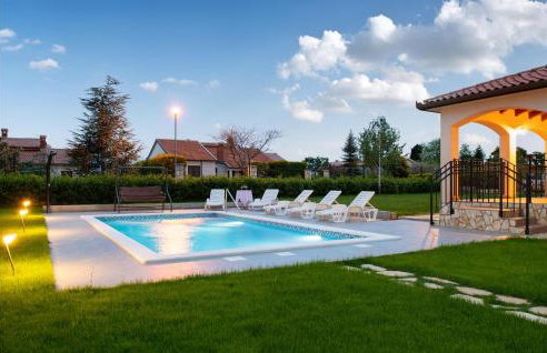Beautiful Home In Labin - Photo 15
