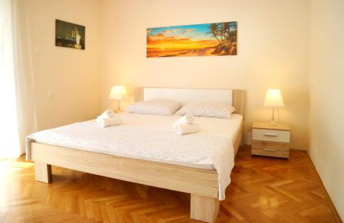 Honeycomb Apartment Split - FREE PARKING - Foto 8