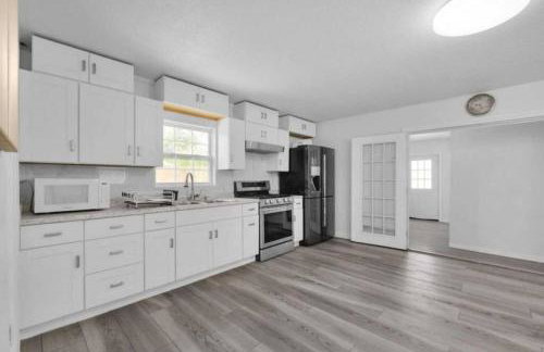 Spacious Home Minutes to the Beach - Foto 14