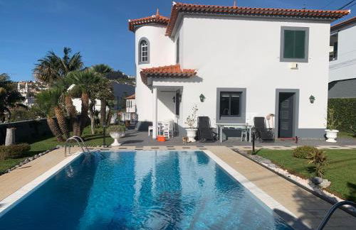 Funchal Apt- Sleeps 2 - Pool & Parking - Madeira - Foto 1