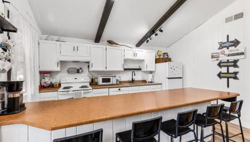 Harry Potters Hideaway- Walking distance to golf course, food, coffee, shops, ice cream, athletic club and more! - Foto 3, stove, pet friendly, toaster, minibar