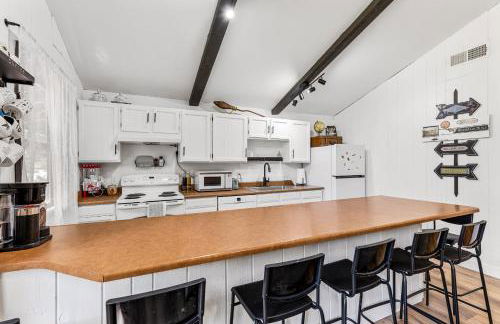 Harry Potters Hideaway- Walking distance to golf course, food, coffee, shops, ice cream, athletic club and more! - Foto 3