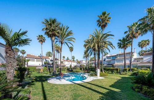 Bright Chalet with Swimming Pool and Close to Sea - Photo 54