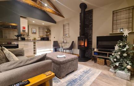 Fox Corner, Ambleside, romantic retreat for two, dog friendly, hot tub - Photo 11